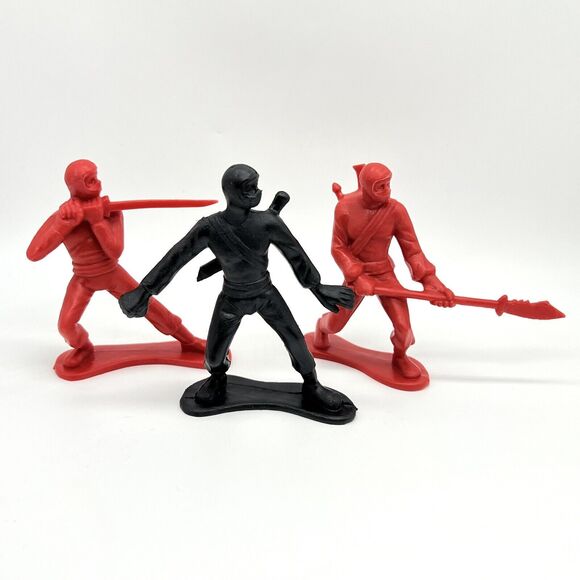 Vintage Greenbrier International 4" Ninja Samurai Plastic Toy Figures Red Black - Picture 1 of 12